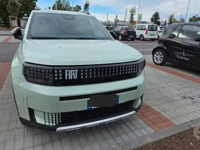 Usata Fiat Grande Panda 101 CV (74 kW) 2025 Verde Utilitaria