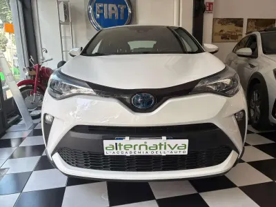 Usata Toyota C-HR Business Edition 98 CV (72 kW) 2022 Super white SUV
