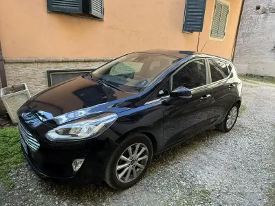 Usata Ford Fiesta 86 CV (63 kW) 2018 Nero Utilitaria
