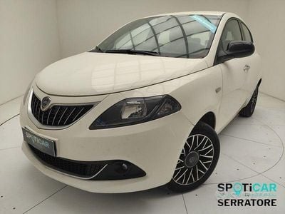 Begagnad Lancia Ypsilon S 70 HK (51 kW) 2024 Vit Halvkombi