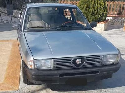 Usata Alfa Romeo 33 Quadrifoglio 118 CV (86 kW) 1984 Grigio Berlina