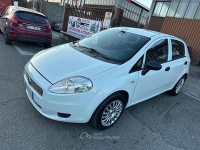Usata Fiat Grande Punto 69 CV (50 kW) 2013 Bianco Utilitaria