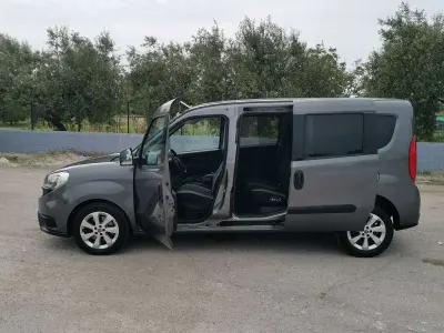 Usata Fiat Doblò 105 CV (77 kW) 2015 Grigio Monovolume