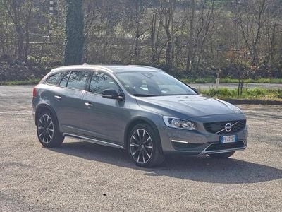 Usata Volvo V60 CC Summum 149 CV (109 kW) 2016 Grigio Station wagon