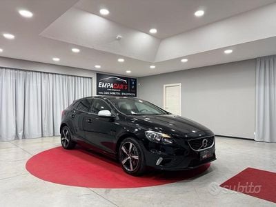 Usata Volvo V40 R-Design 150 CV (110 kW) 2017 Nero Berlina