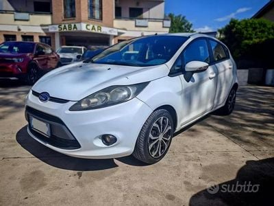 Usata Ford Fiesta Titanium 90 CV (66 kW) 2009 Bianco Utilitaria