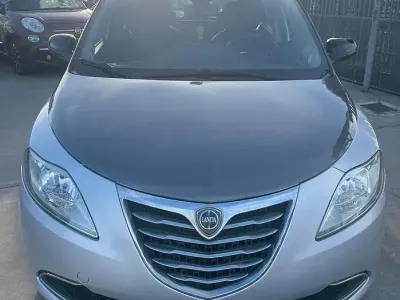 Usata Lancia Ypsilon 95 CV (69 kW) 2011 Grigio Utilitaria