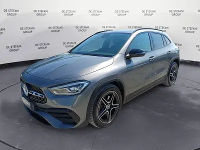 Usata Mercedes GLA180 Premium 116 CV (85 kW) 2023 Grigio SUV