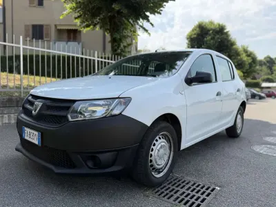 Usata Dacia Sandero 73 CV (53 kW) 2015 Bianco Berlina