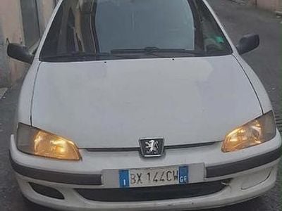 Usata Peugeot 106 60 CV (44 kW) 2001 Bianco Utilitaria