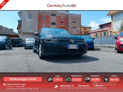 Usata VW Golf VIII Life 110 CV (80 kW) 2021 Grigio Berlina