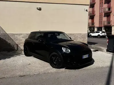 Usata Mini One D Business 95 CV (69 kW) 2016 Utilitaria
