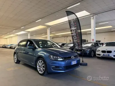 Usata VW Golf VII Highline 110 CV (80 kW) 2014 Blu Berlina