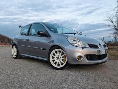 Usata Renault Clio R.S. R.S. 200 CV (147 kW) 2007 Grigio Utilitaria