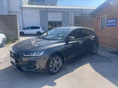Usata Ford Focus ST-Line 125 CV (91 kW) 2023 Grigio metallizzato Berlina