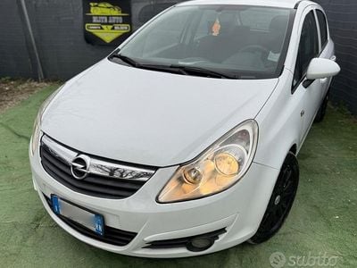 Usata Opel Corsa Enjoy 80 CV (58 kW) 2009 Bianco Utilitaria