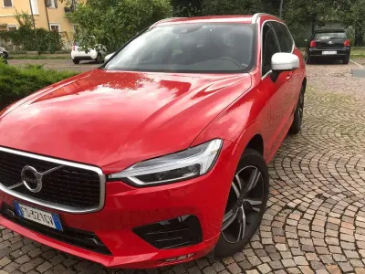 Usata Volvo XC60 R-Design 190 CV (139 kW) 2018 Rosso SUV