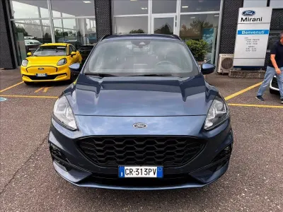 Usata Ford Kuga ST-Line 190 CV (139 kW) 2023 Blue metallic (metalliclackierung) SUV