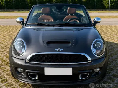 Usata Mini Cooper SD Cabriolet 143 CV (105 kW) 2012 Grigio Cabrio