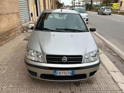 Usata Fiat Punto Dynamic 59 CV (43 kW) 2004 Grigio Utilitaria