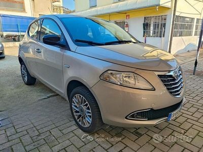 Usata Lancia Ypsilon 86 CV (63 kW) 2013 Marrone Utilitaria