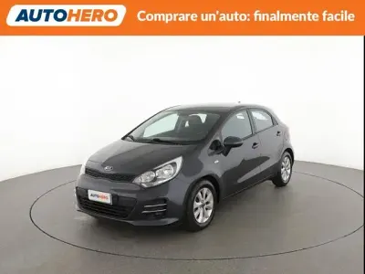 Usata Kia Rio Active 75 CV (55 kW) 2017 Grigio Berlina
