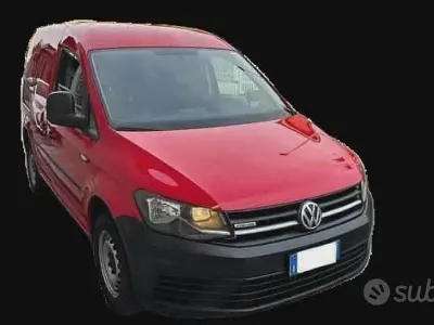 Begagnad VW Caddy 110 HK (80 kW) 2015 Röd Minibuss
