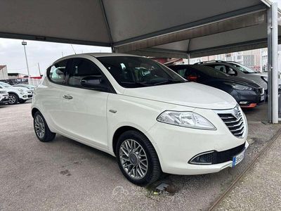 Usata Lancia Ypsilon Gold 69 CV (50 kW) 2012 Bianco Utilitaria