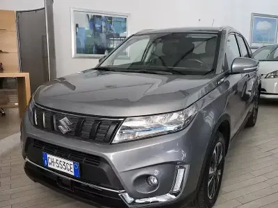 Usata Suzuki Vitara Cool 129 CV (94 kW) 2022 Grigio londra SUV