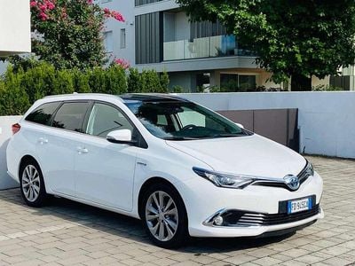 Toyota Auris Hybrid