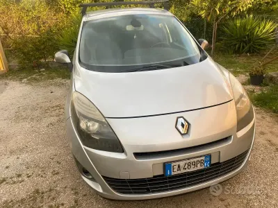 Usata Renault Scenic E-Tech 130 CV (95 kW) 2010 Grigio Monovolume