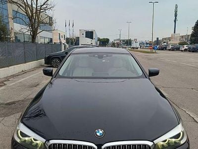 Usata BMW 530 Luxury Line 249 CV (183 kW) 2017 Nero Berlina