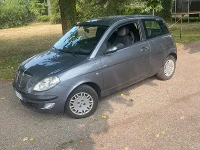 Usata Lancia Ypsilon 80 CV (58 kW) 2006 Grigio Utilitaria
