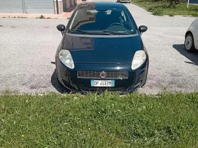 Usata Fiat Grande Punto 75 CV (55 kW) 2008 Nero Utilitaria