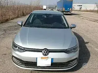 Gebraucht VW Golf VIII Style 131 PS (96 kW) 2020 Grau Limousine