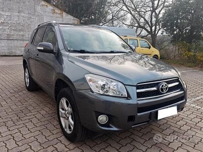 Usata Toyota RAV4 Luxury 150 CV (110 kW) 2010 Grigio SUV
