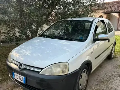 Usata Opel Corsavan 65 CV (47 kW) 2003 Bianco Utilitaria