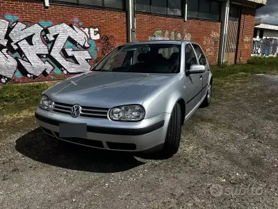 Usata VW Golf IV 75 CV (55 kW) 2000 Grigio Berlina