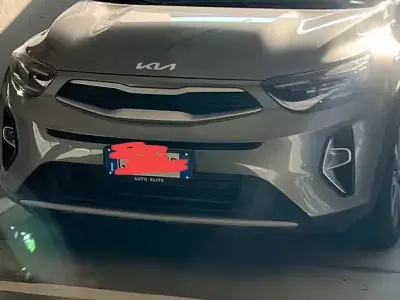 Second-hand Kia Stonic Urban 84 CP (61 kW) 2024 Gri SUV