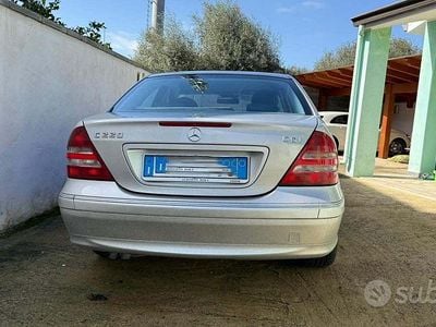 Usata Mercedes C220 Avantgarde 150 CV (110 kW) 2005 Grigio Berlina