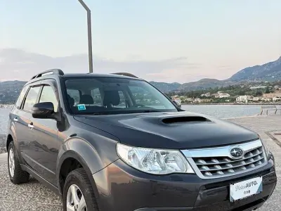 Usata Subaru Forester Comfort 147 CV (108 kW) 2011 Grigio SUV