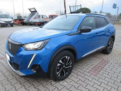 Usata Peugeot 2008 Allure 131 CV (96 kW) 2022 Blu/azzurro SUV