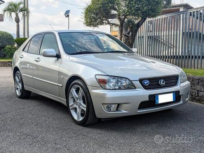 Lexus IS200