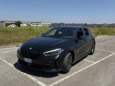 Usata BMW 116 M Sport 116 CV (85 kW) 2021 Nero Utilitaria