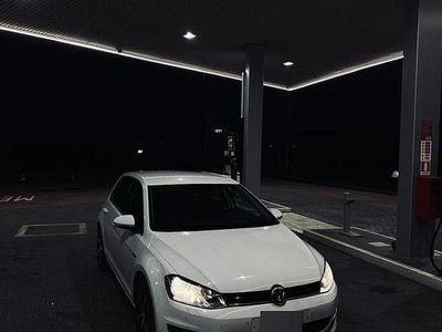 Second-hand VW Golf VII Edition 110 CP (80 kW) 2015 Alb Berlinǎ