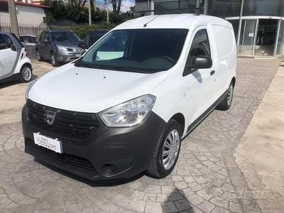 Usata Dacia Dokker 75 CV (55 kW) 2017 Bianco Monovolume