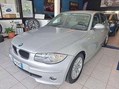 Usata BMW 118 122 CV (89 kW) 2005 Argento Utilitaria