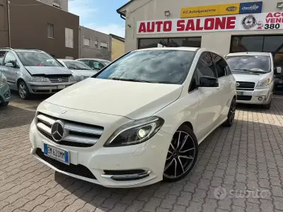 Usata Mercedes B180 Premium 109 CV (80 kW) 2013 Bianco Monovolume
