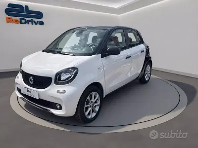 Usata Smart ForFour Passion 71 CV (52 kW) 2017 Bianco Utilitaria