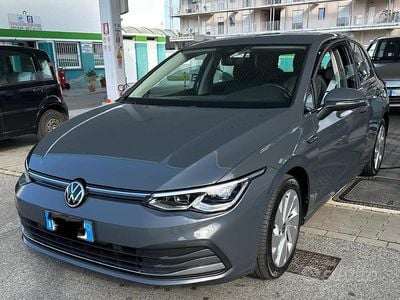 Usata VW Golf VIII Style 130 CV (95 kW) 2021 Grigio Berlina